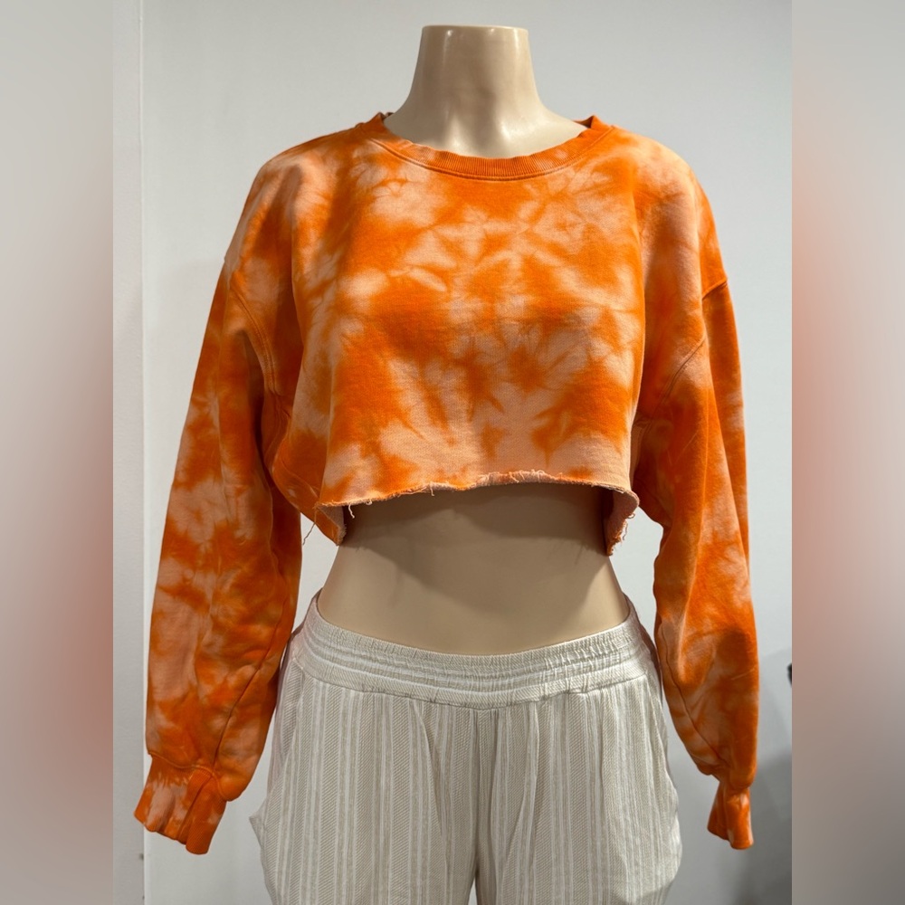 Aritzia Tna Cozy Sweatshirt Womens Orange Tie Dye Cropped Fleece Boyfriend - Picture 2 of 6